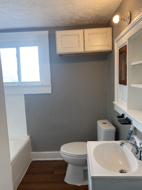 1582 E Main St #3 - Photo 4 of 4