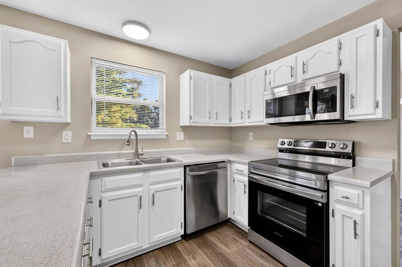 4034 French Oak Ln - Photo 2 of 27