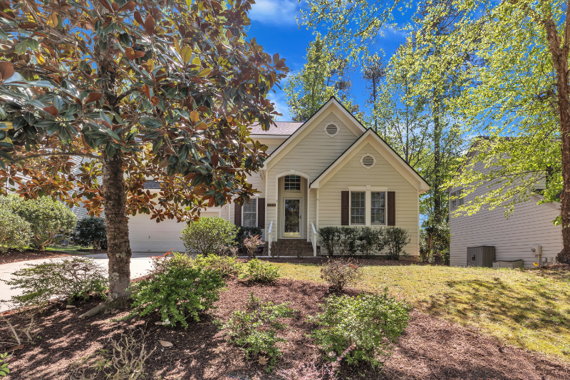 102 Cove Creek Dr - Photo 2 of 36