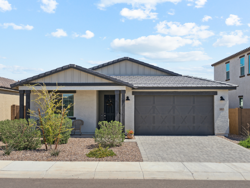 10621 S 55th Dr - Photo 2 of 23