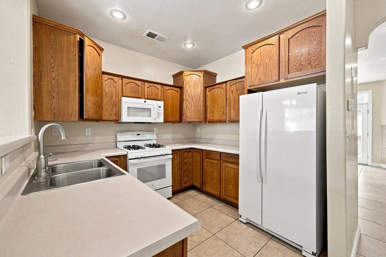 1487 E Payton Way - Photo 4 of 20