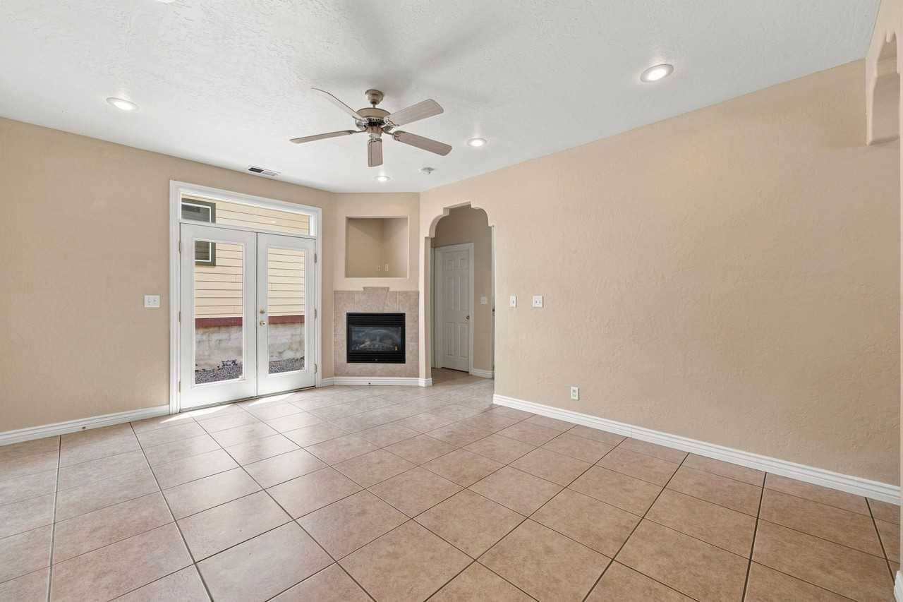 1487 E Payton Way - Photo 5 of 20