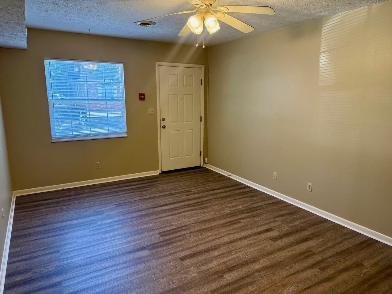 2305 Adams Ave #11 - Photo 3 of 17