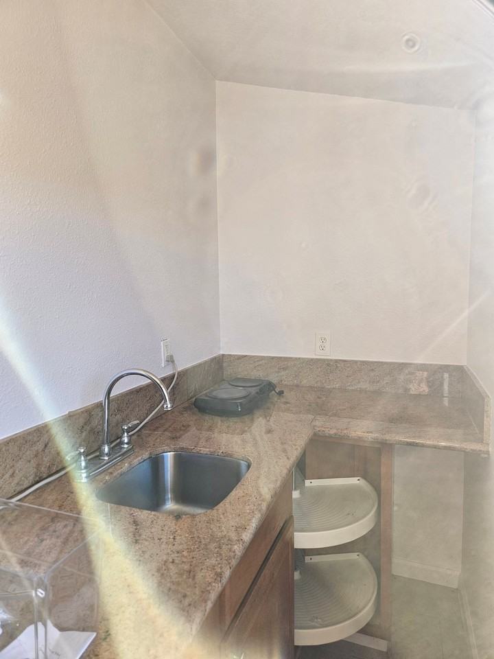 148 Elilani St - Photo 5 of 17