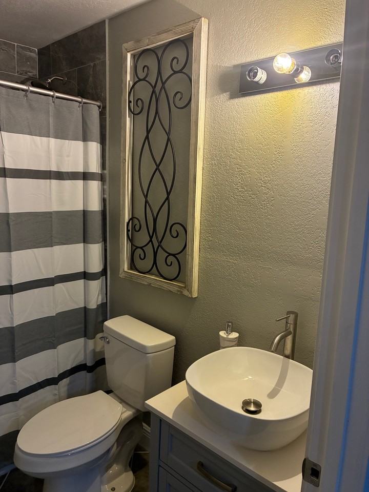 706 E Tinsley St - Photo 3 of 5