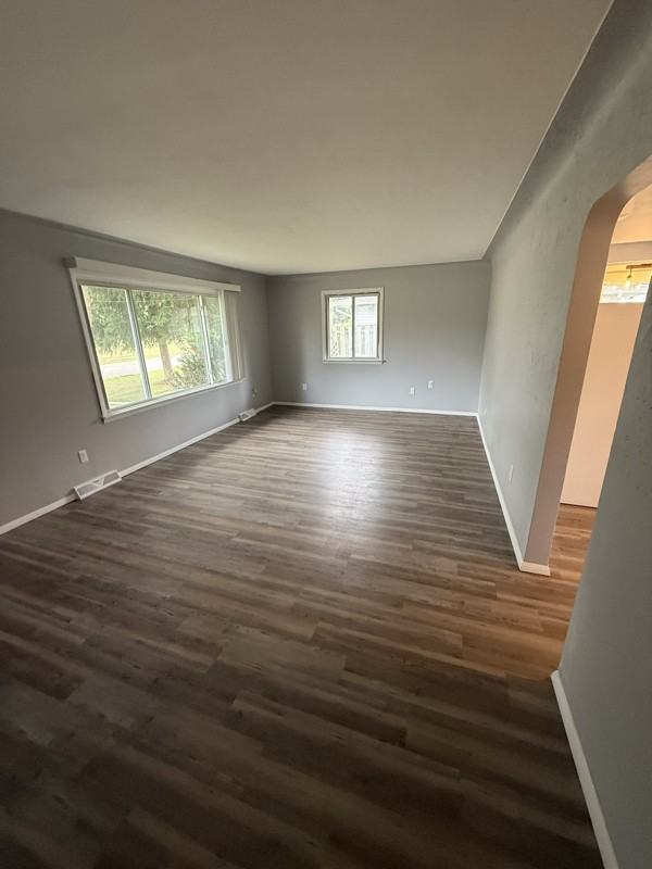327 N 6th St - Photo 6 of 9