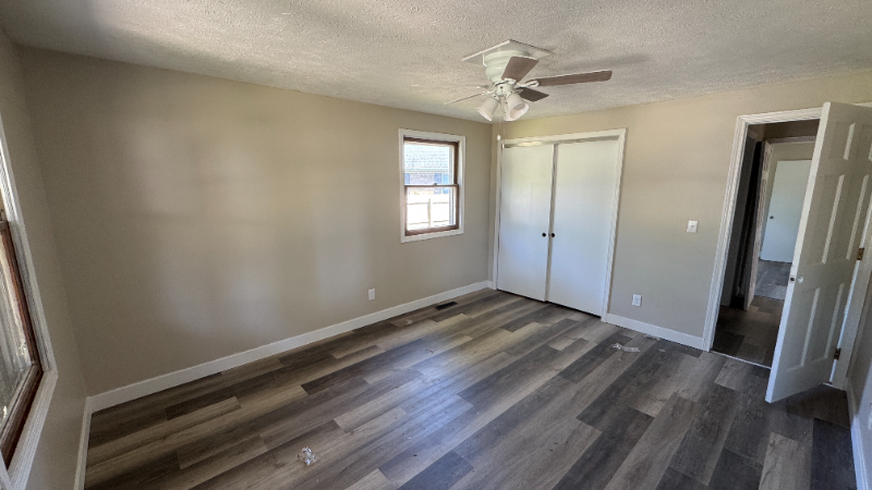 1057 Delphi Ave - Photo 2 of 9