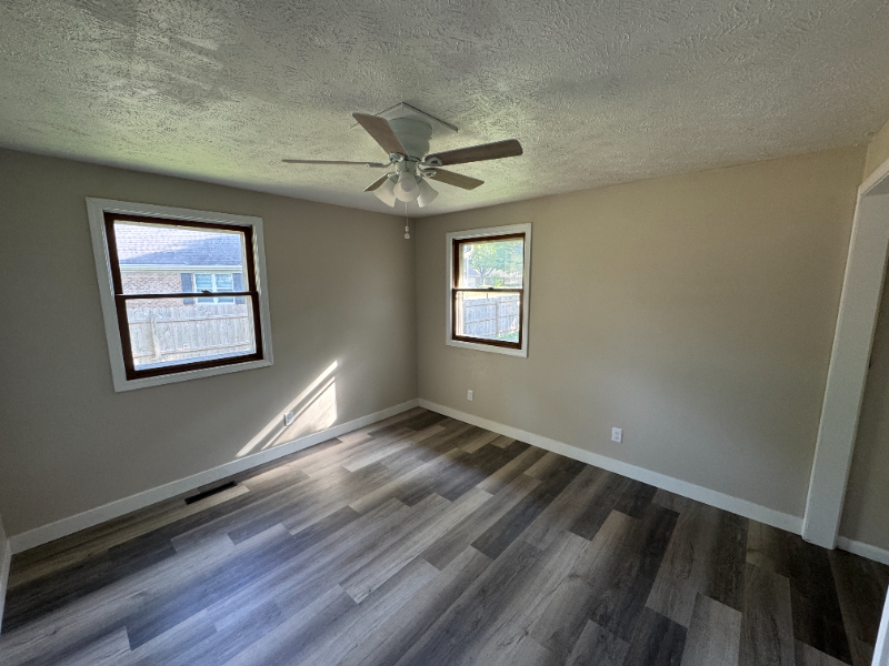 1057 Delphi Ave - Photo 3 of 9