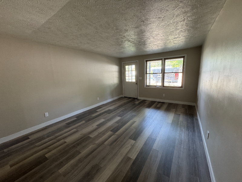 1057 Delphi Ave - Photo 7 of 9