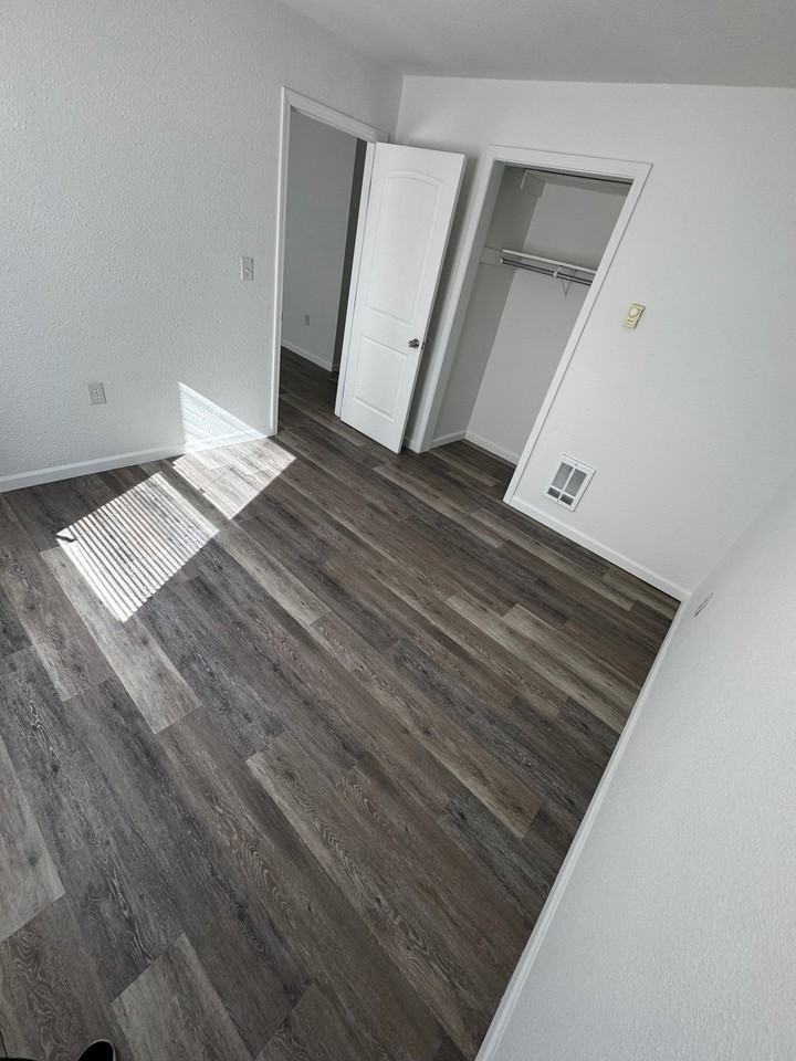 122 N National Ave - Photo 3 of 9