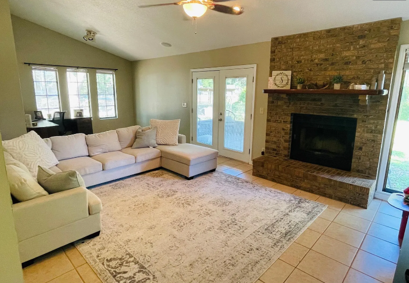 240 Se Sandia Way - Photo 3 of 13