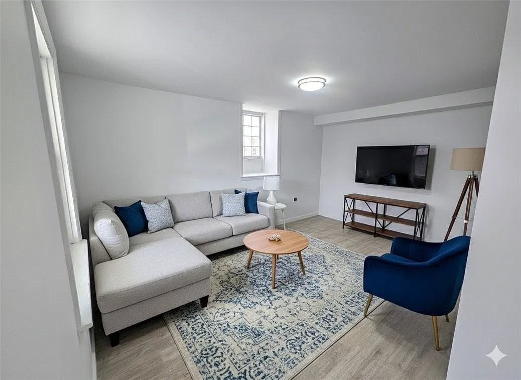 2323 Patterson Ave - Photo 2 of 12