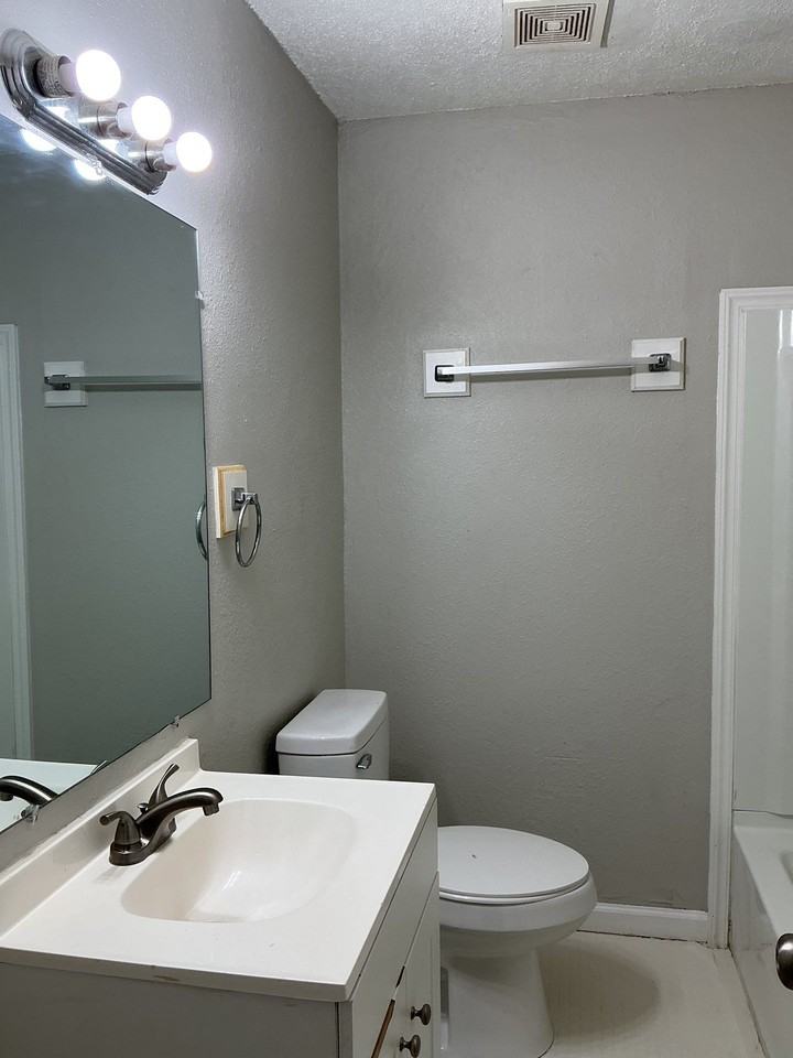 51 Gillman Lane #101 - Photo 4 of 8