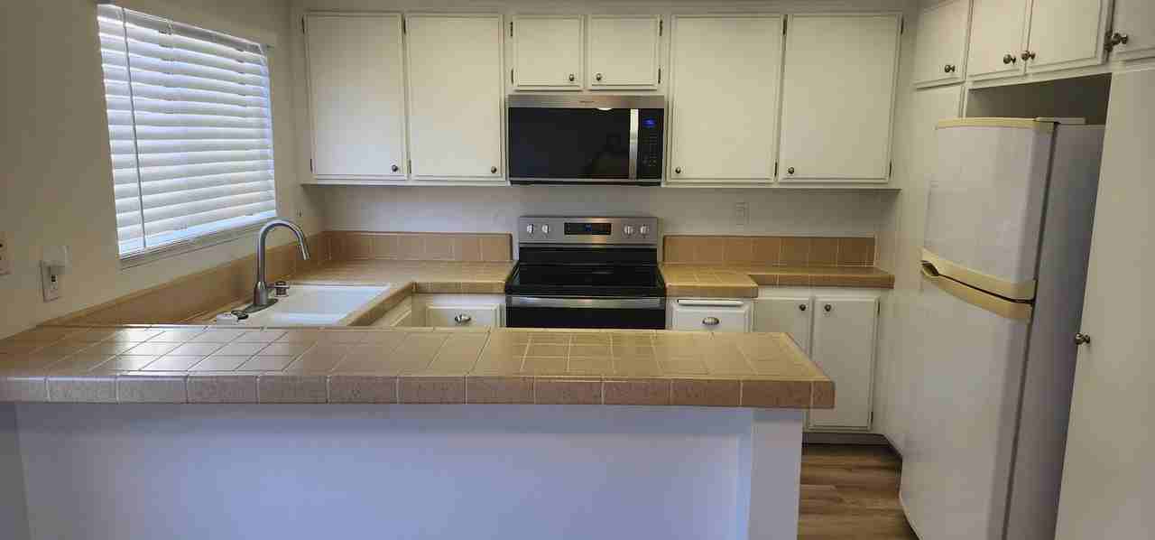 714 N Irena Ave #C - Photo 2 of 23
