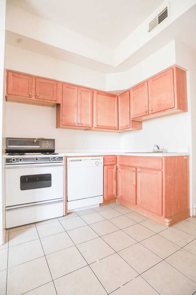 840 W Cornelia Ave #1 - Photo 6 of 13
