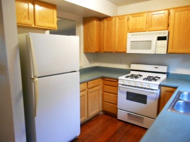 790 Zurich Ln - Photo 3 of 17
