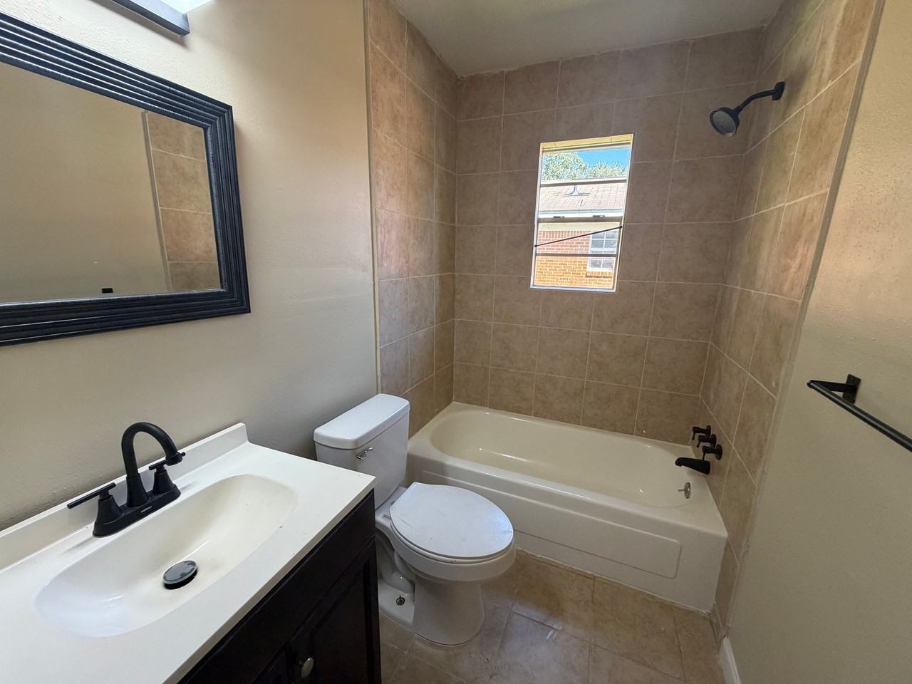 204 Omega St #1 - Photo 6 of 8