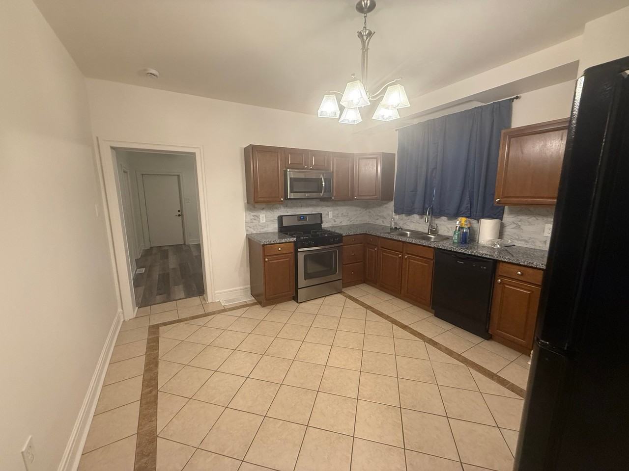 213 N 13th St - Photo 3 of 12