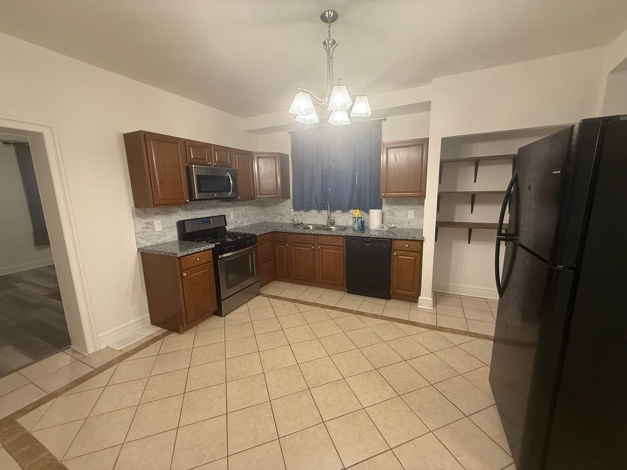 213 N 13th St - Photo 5 of 12