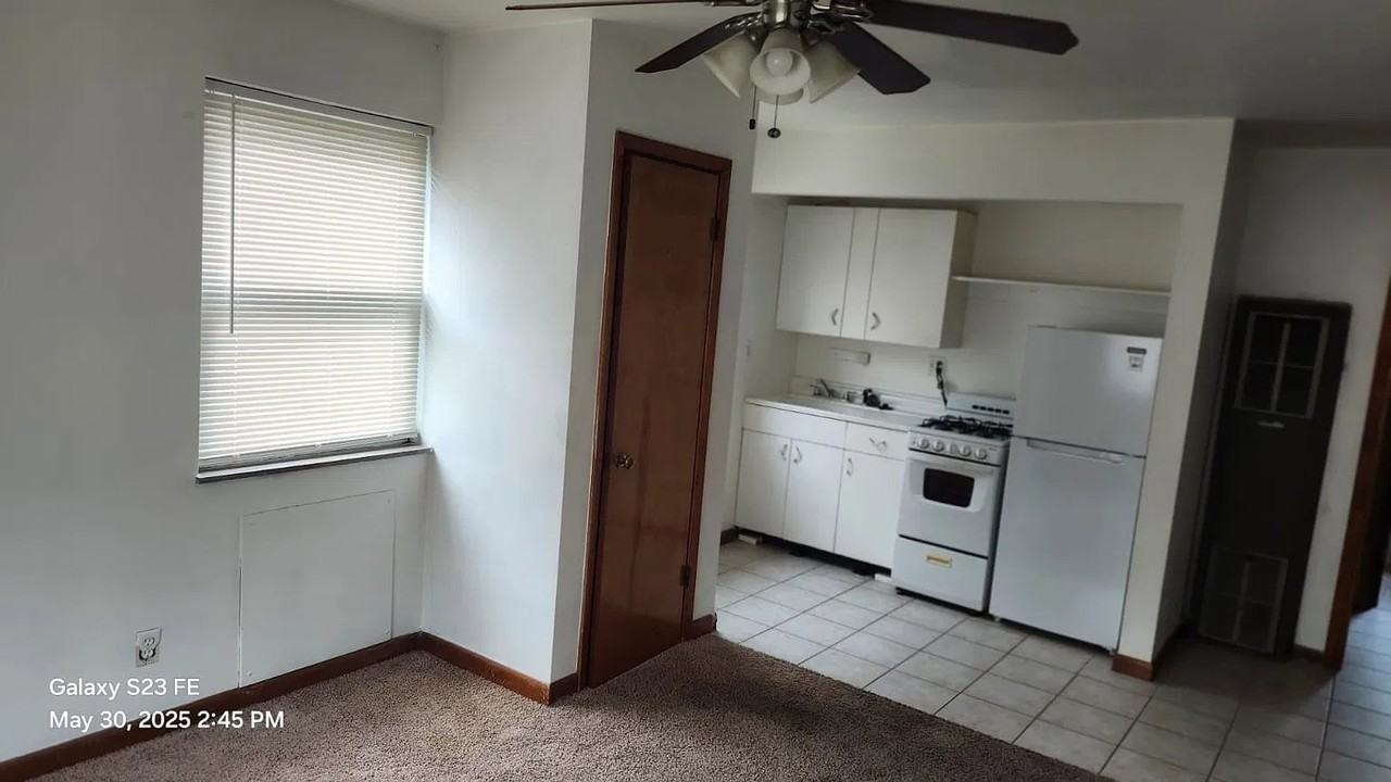 1910 Mears Ave #4 - Photo 2 of 7