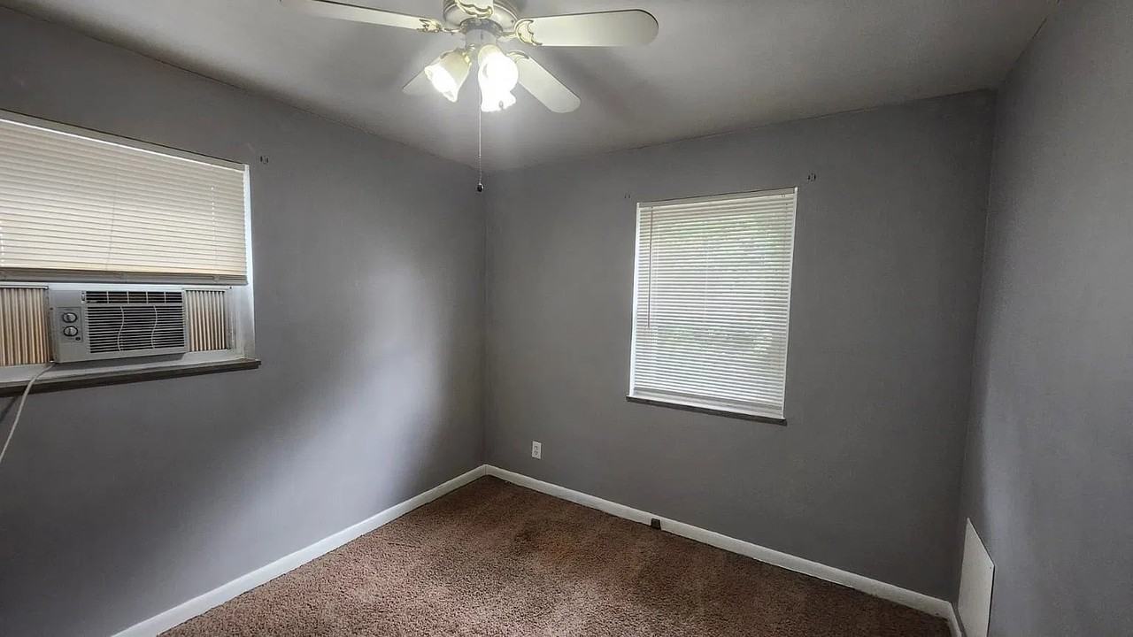 1910 Mears Ave #4 - Photo 4 of 7