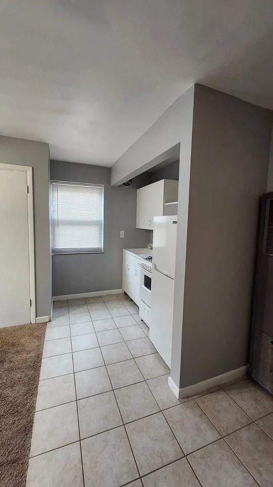 1910 Mears Ave #4 - Photo 6 of 7