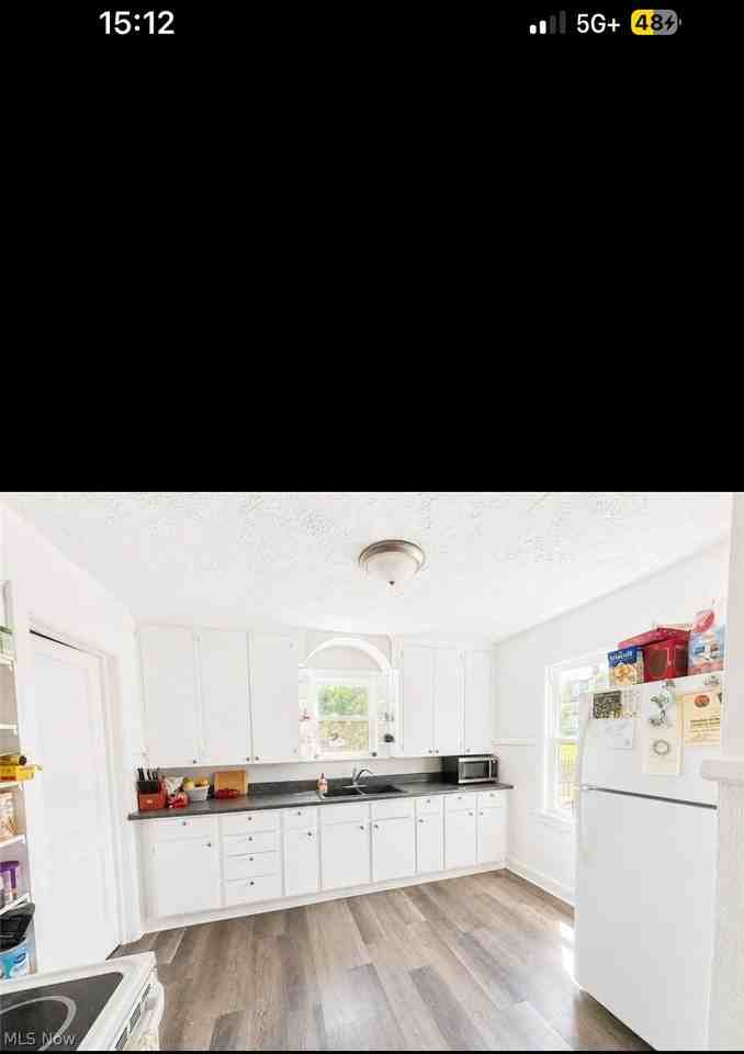 3735 Elbertus Ave - Photo 4 of 15