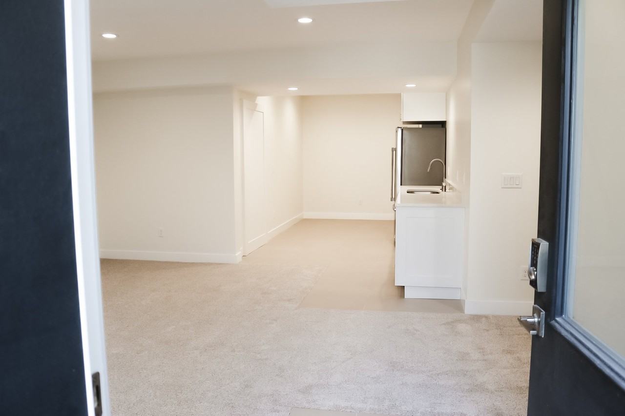 252 W Conrad Ct #B - Photo 2 of 20