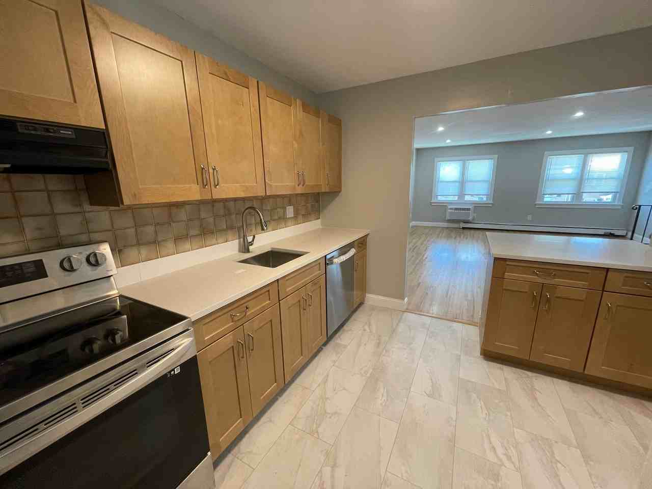 130 Glenwood Ave - Photo 5 of 11