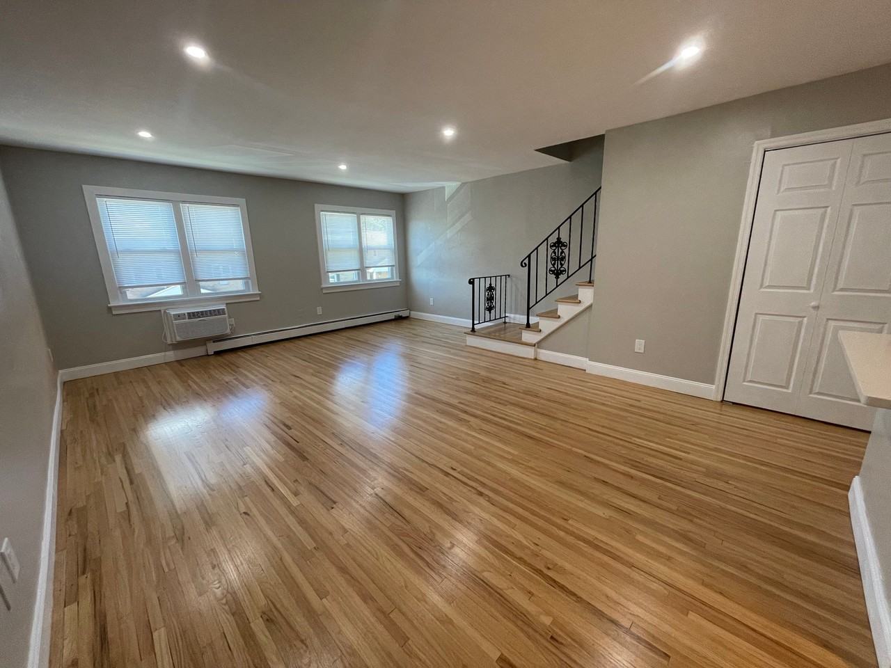 130 Glenwood Ave - Photo 6 of 11