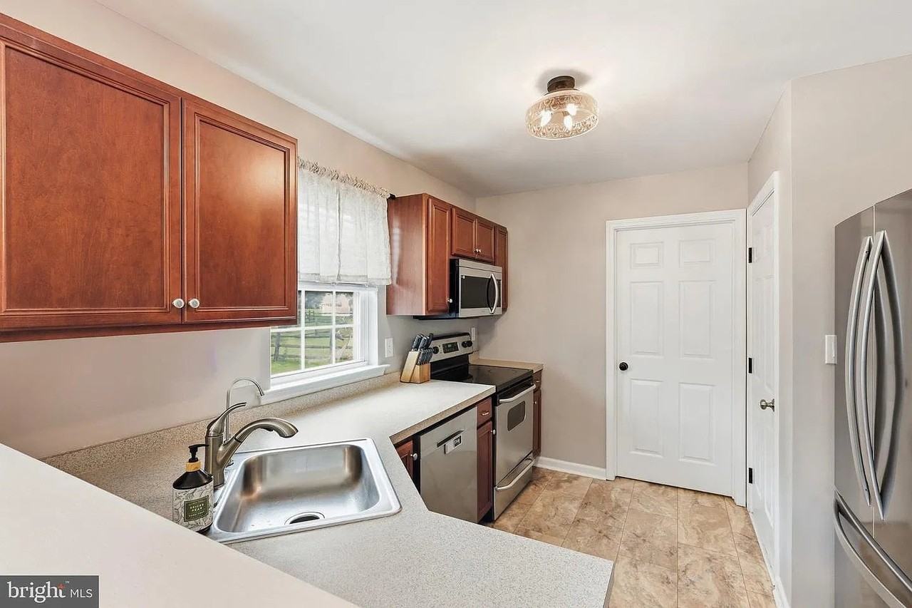 350 Sunnyside Ln - Photo 5 of 20
