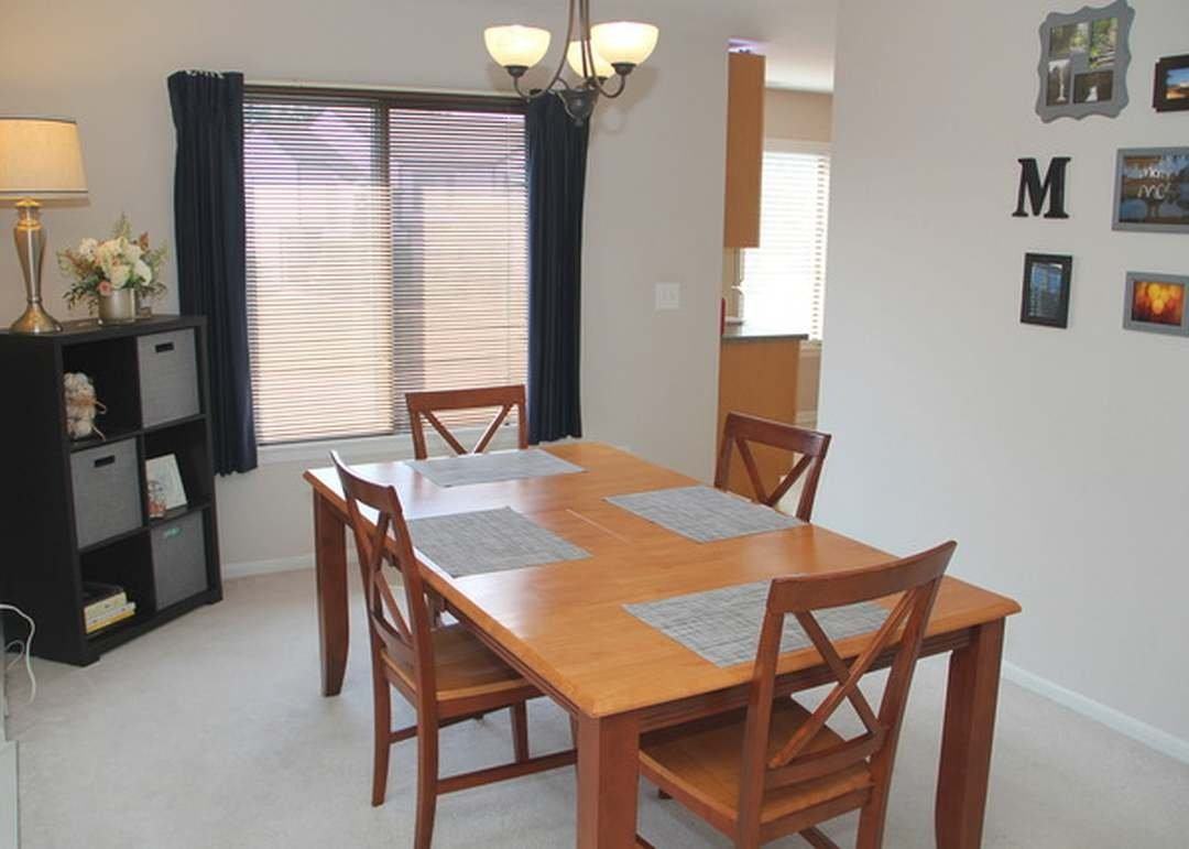 965 Manchester Cir - Photo 3 of 7
