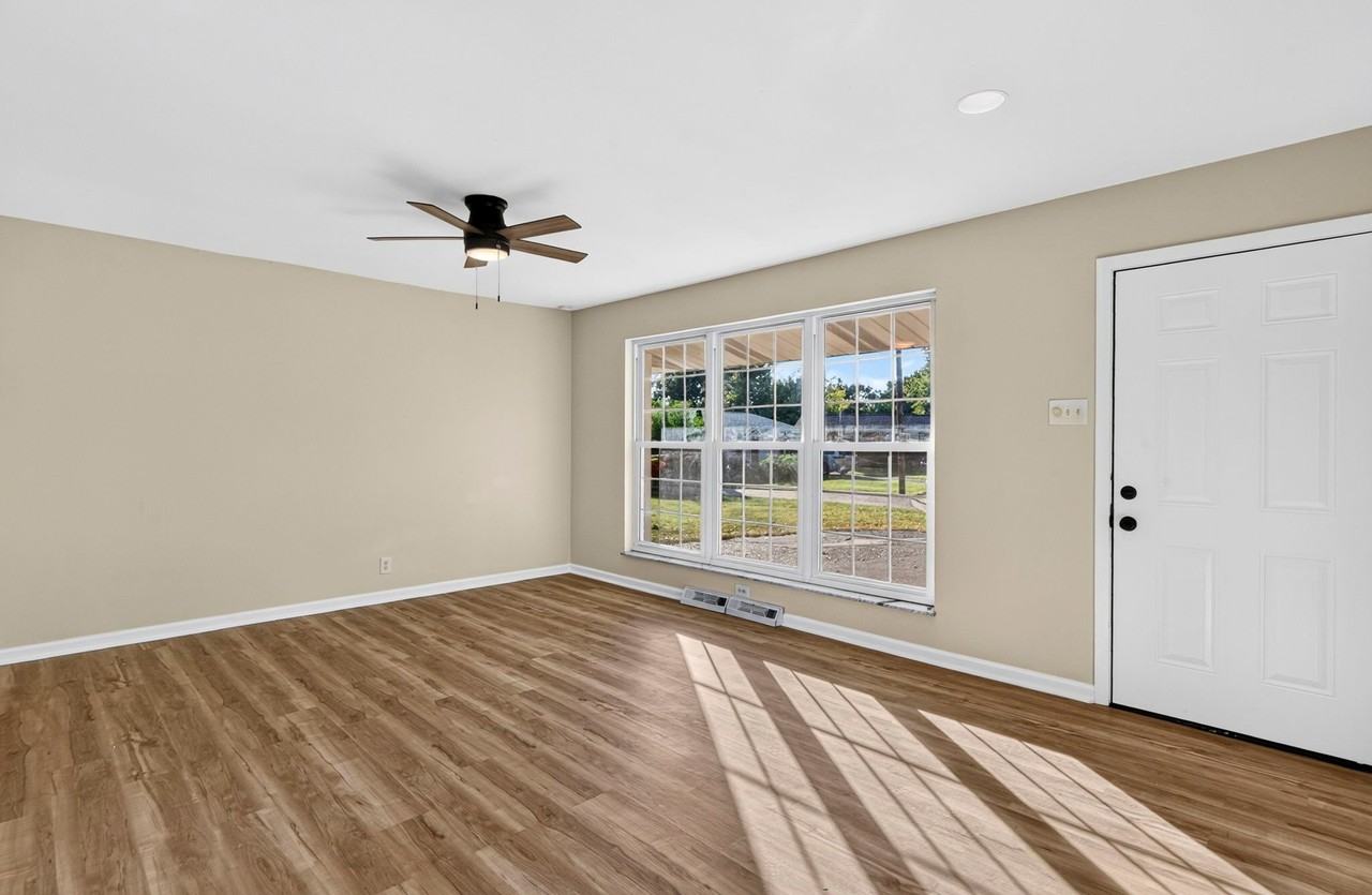 2624 Terri Lee Ct - Photo 4 of 19