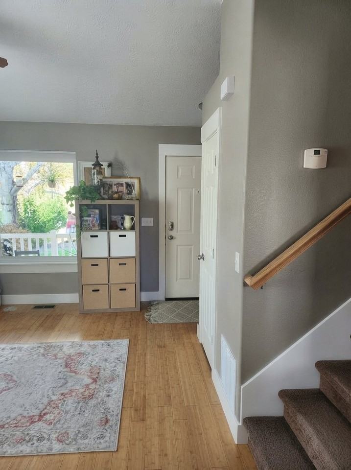 7586 N Park St - Photo 3 of 18