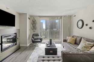 530 N Dearborn St - Photo 1 of 1