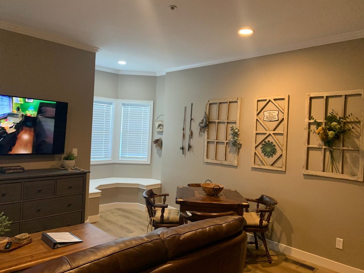 350 Fairway Dr - Photo 4 of 10