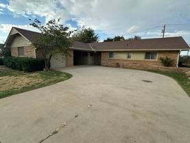 3613 Eastman Dr - Photo 1 of 1