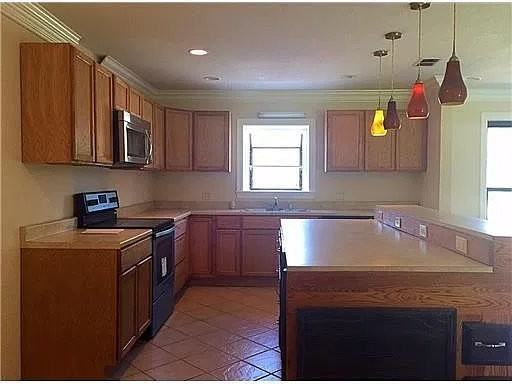 656 Orchard Dr - Photo 3 of 19