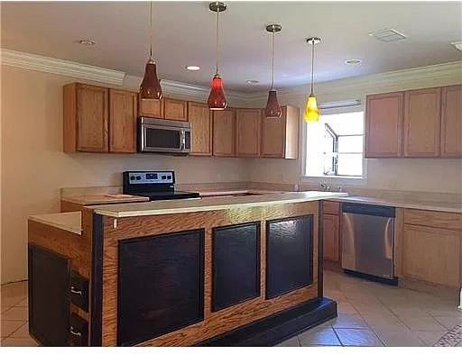 656 Orchard Dr - Photo 4 of 19