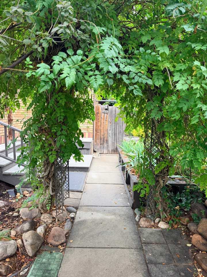 1315 E Kensington Ave - Photo 2 of 18