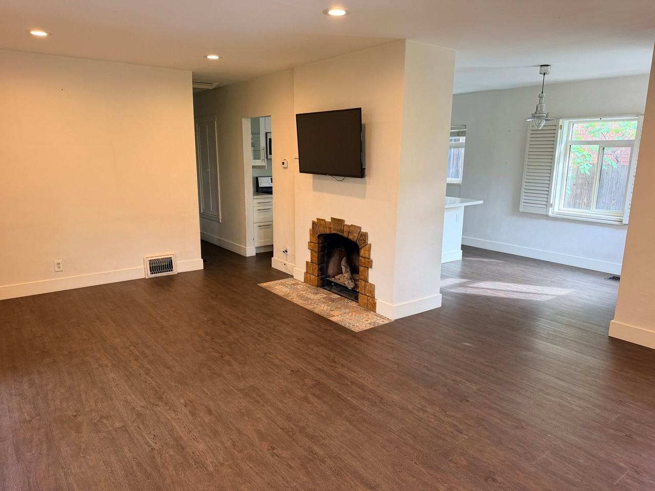 1315 E Kensington Ave - Photo 4 of 18