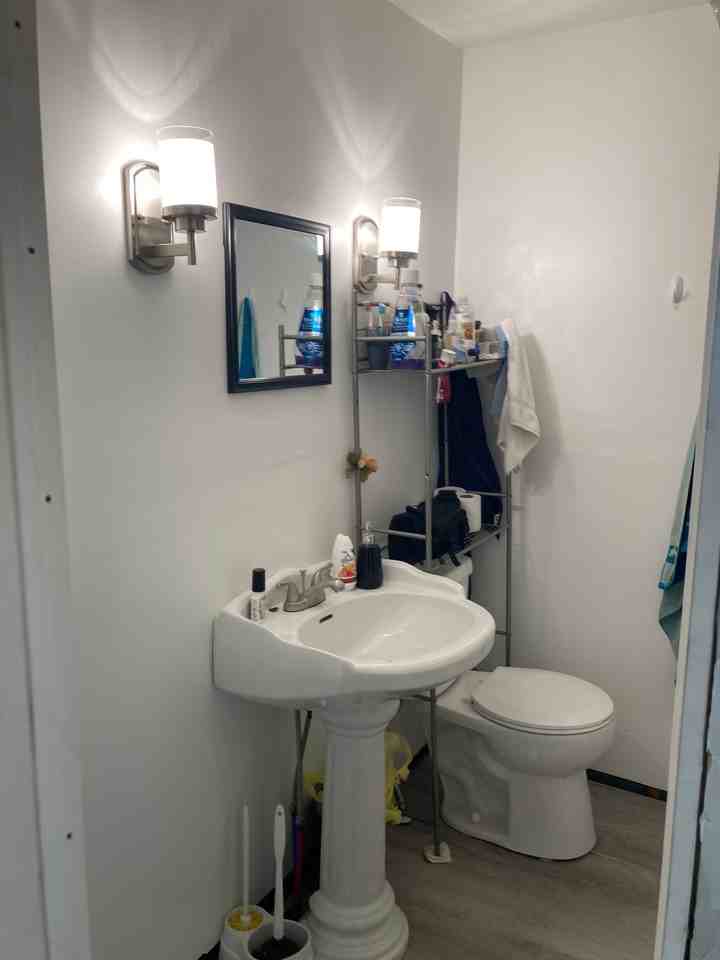 2085 Cedar St - Photo 2 of 3