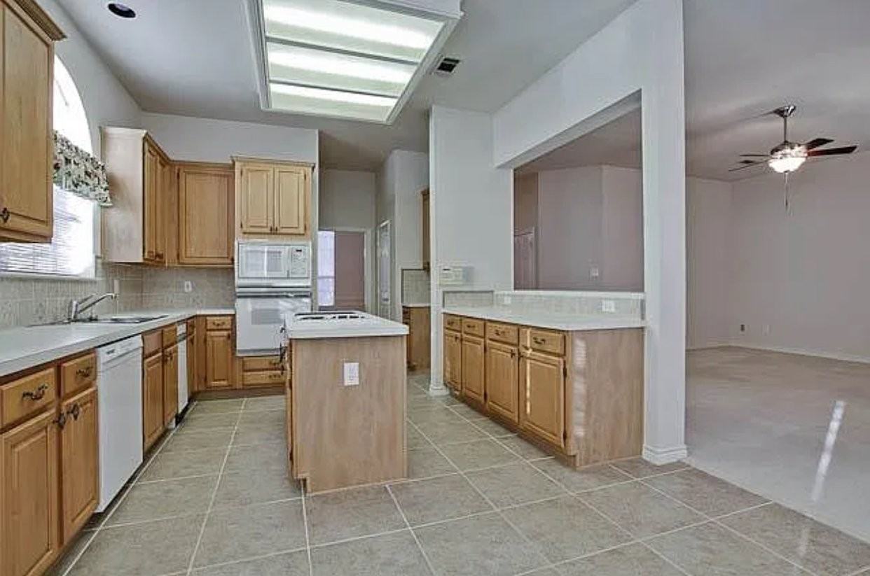 3908 Walnut Grove Ln #2 - Photo 5 of 13