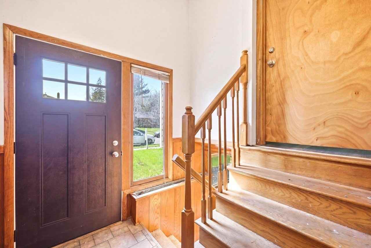 182 Faye St - Photo 2 of 20