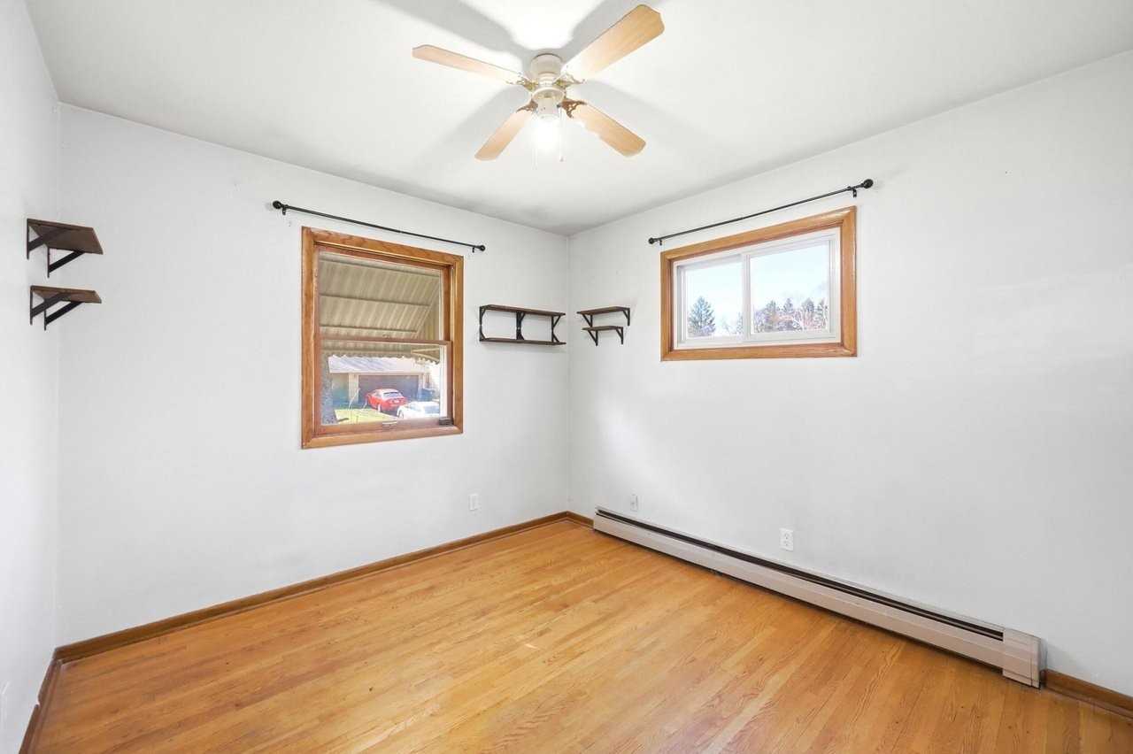 182 Faye St - Photo 7 of 20
