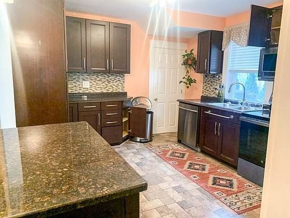 410 4th St Nw - Photo 2 of 3