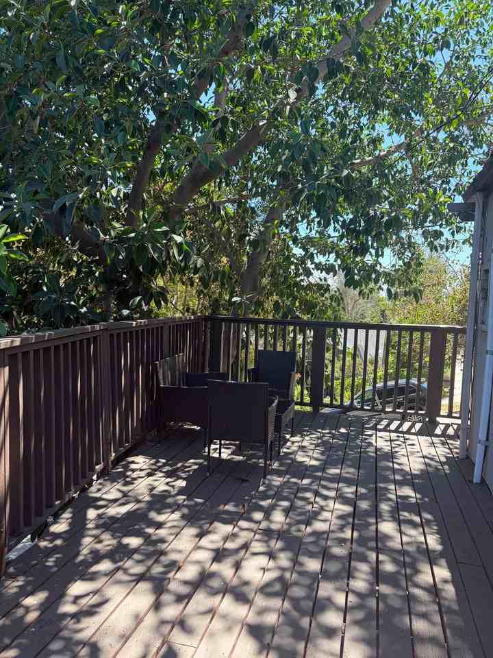 1617 Ewing St - Photo 2 of 8