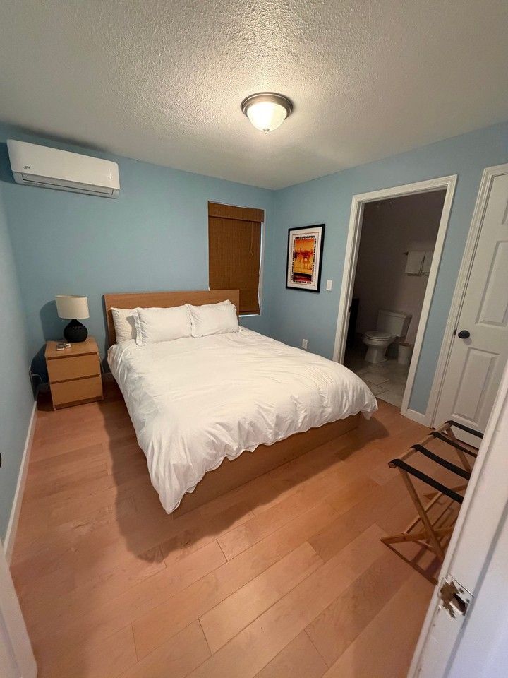 1617 Ewing St - Photo 3 of 8