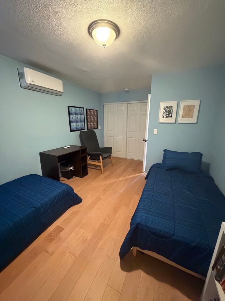 1617 Ewing St - Photo 4 of 8