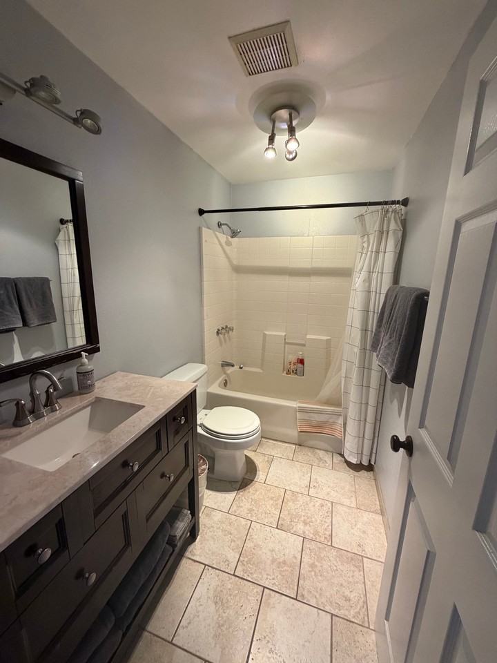 1617 Ewing St - Photo 5 of 8